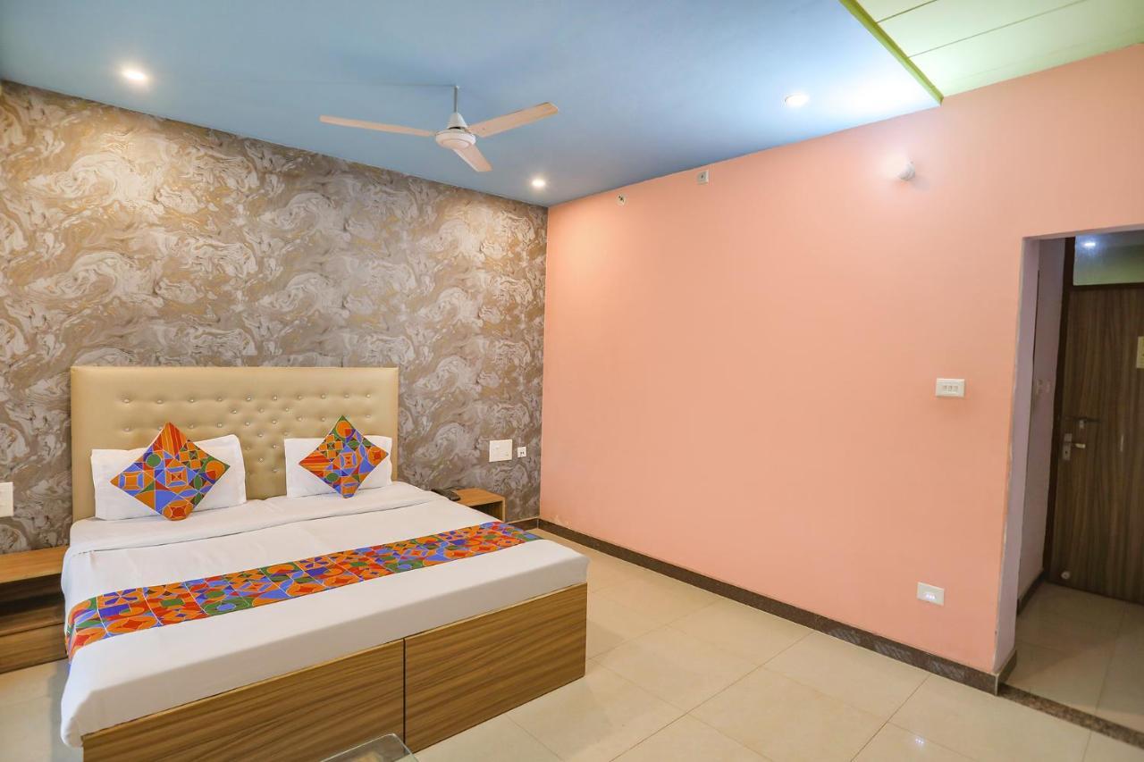 Fabhotel Kriti Green Varanasi Exterior photo