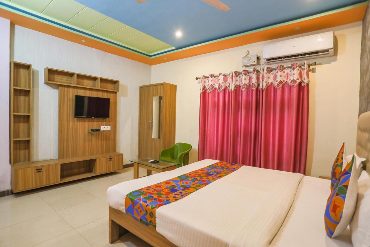 Fabhotel Kriti Green Varanasi Exterior photo